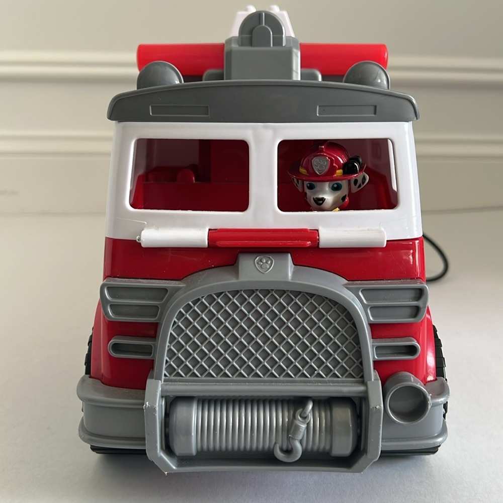 Paw Patrol Ultimate Rescue Fire Truck w/Extendable 2 ft. Tall Ladder Marshall - Picture 11 of 17